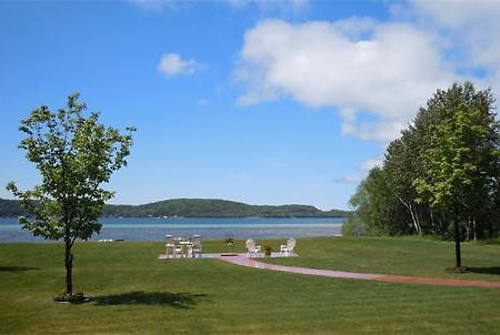 The Beach Inn Motel Munising Ngoại thất bức ảnh